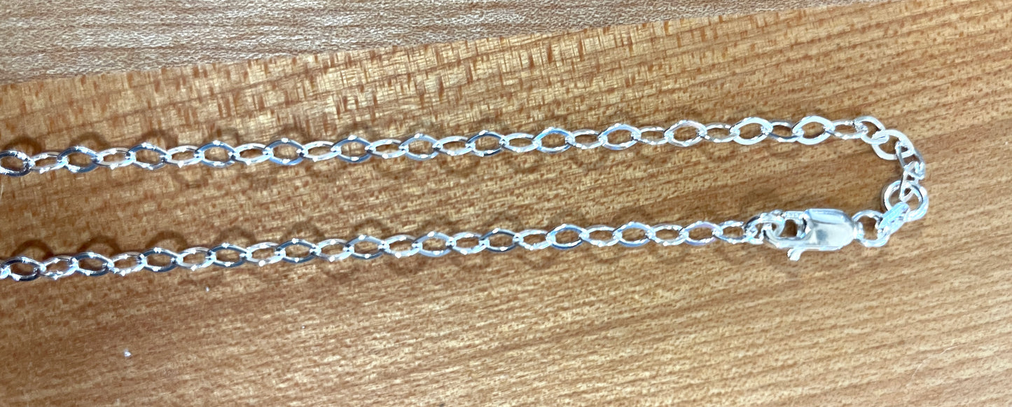18in,  3mm flat oval cable sterling silver chain.  Chain made in Italy